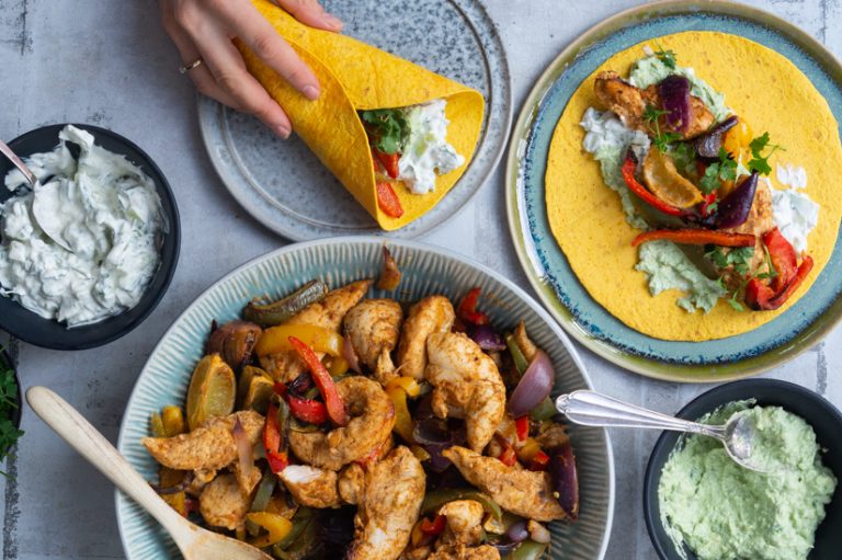 Fajitas Med Kylling Dips Og Lune Tortillas