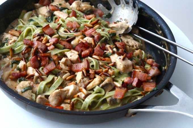 pasta med svampe pastaret med svampe