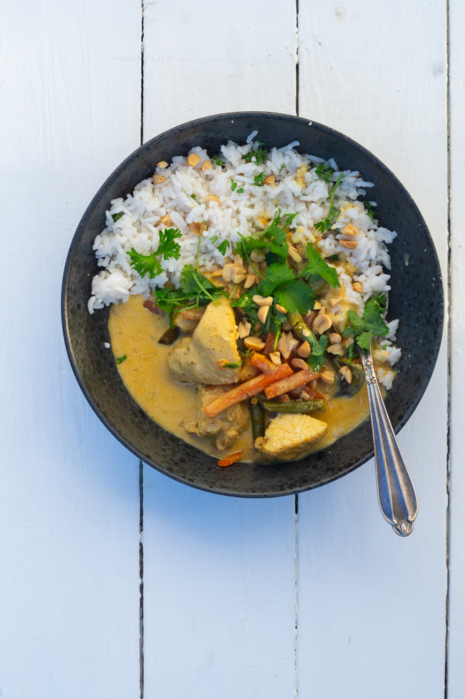 red thai coconut curry