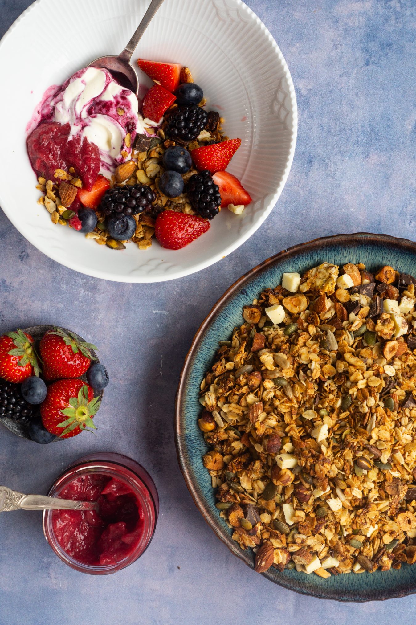 Glutenfri granola, kompot og yoghurt lækker