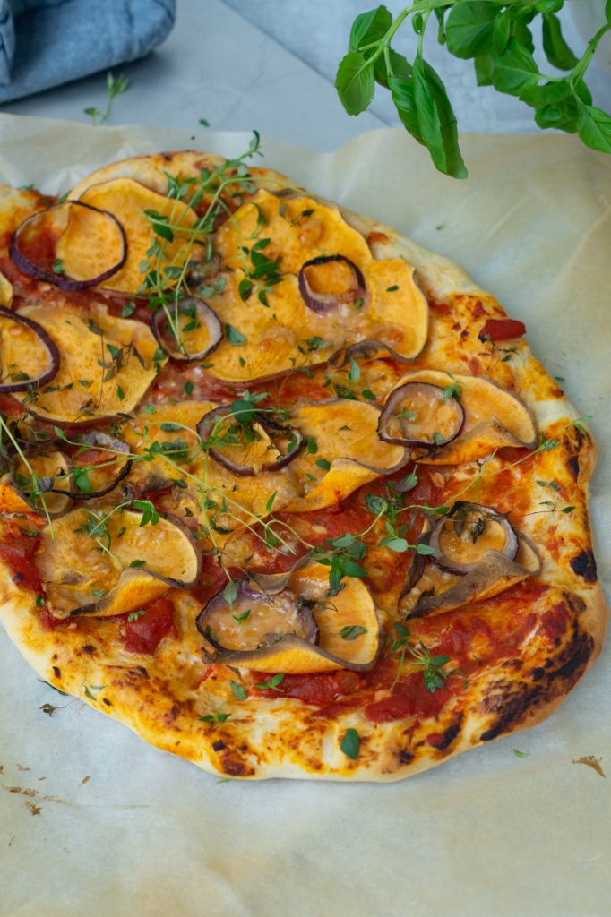pizza med sød kartoffel pizza med sød kartoffel