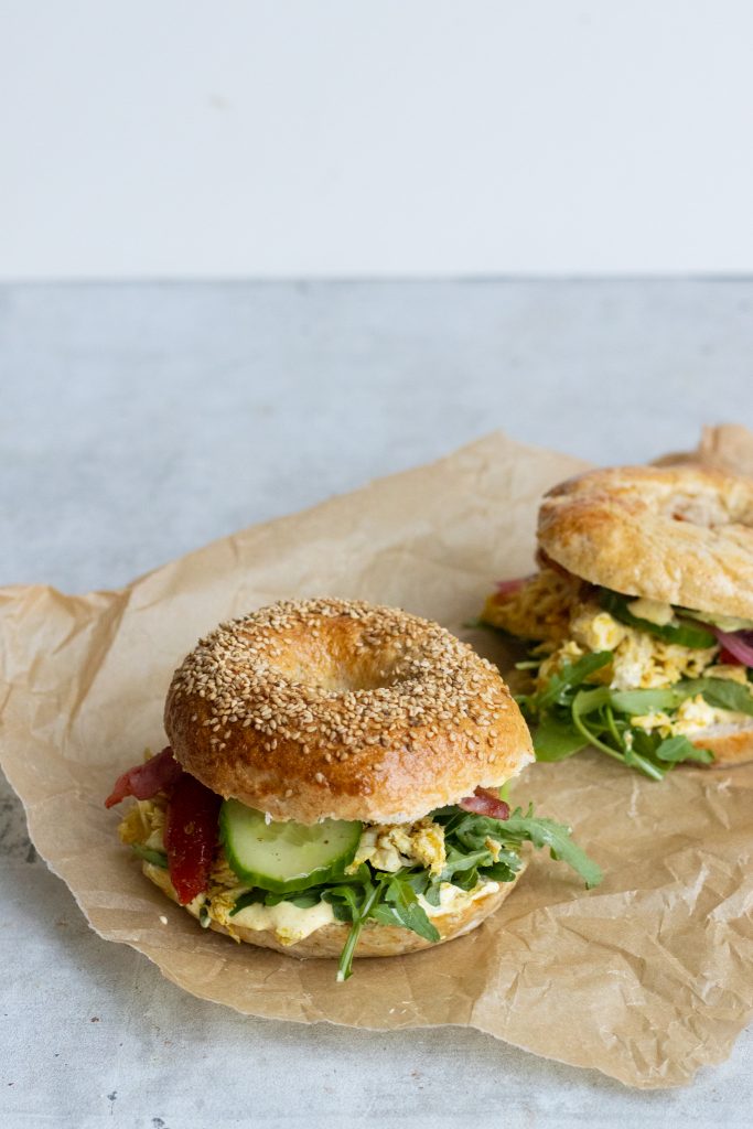 Bagels med krydret karrykylling Bagels med krydret karrykylling