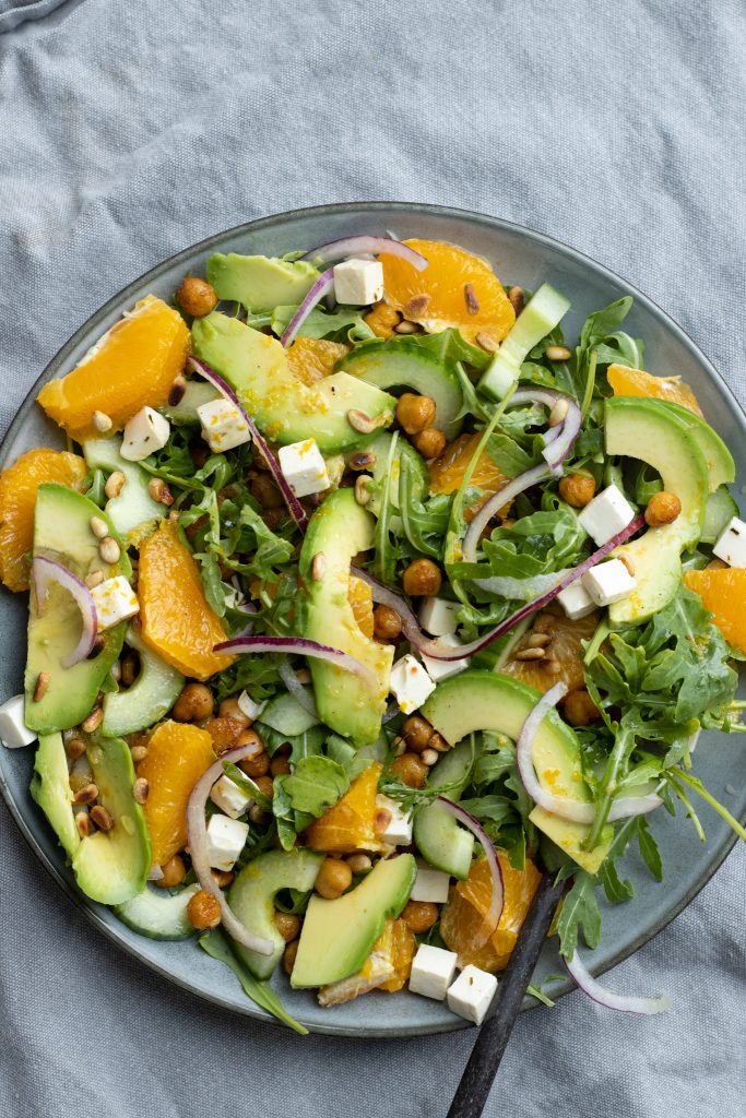 salat med ristede kikærter