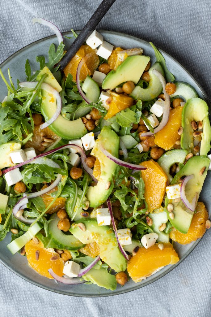 salat med ristede kikærter