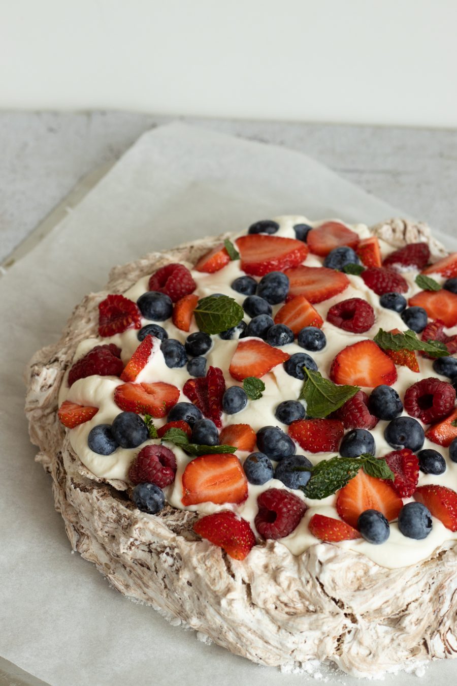 Pavlova Med Chokolade - Marengskage Med Mørk Chokolade