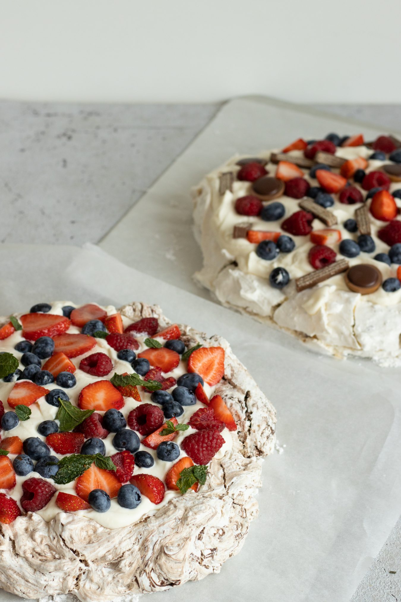 Pavlova Med Chokolade - Marengskage Med Mørk Chokolade