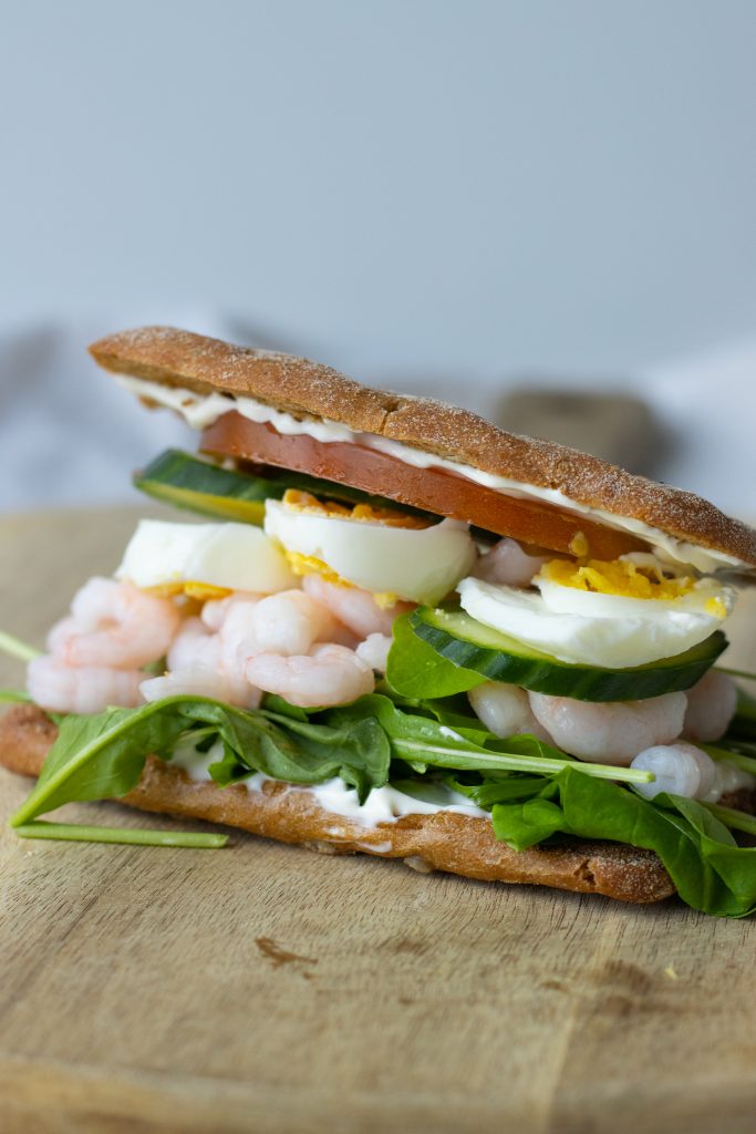 Sandwich med æg og rejer