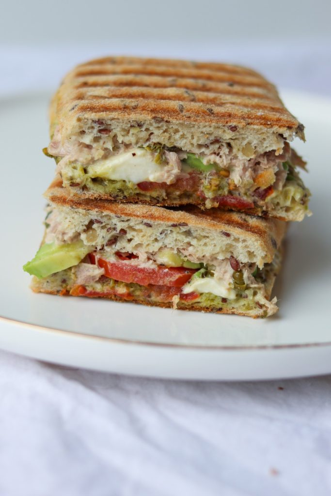 Tunacado sandwich