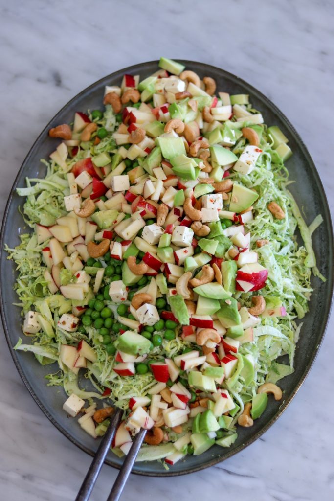 Spidskålssalat med green goddess dressing