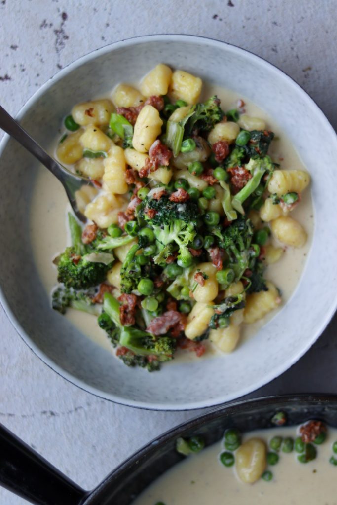 Gnocchi med broccoli og flødeost