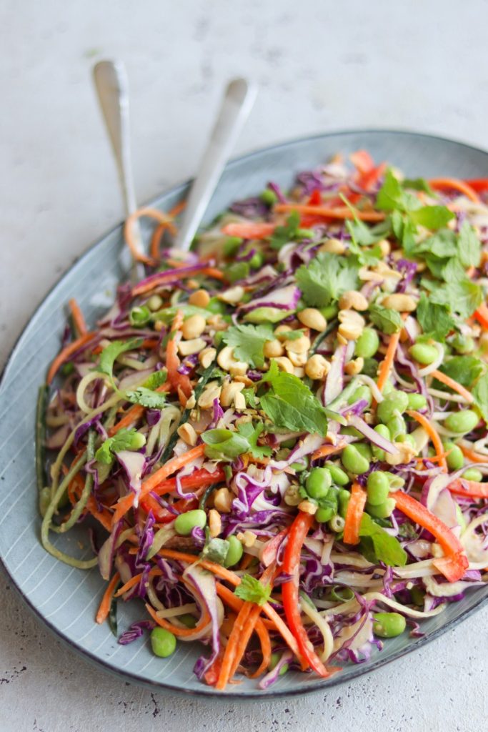 Nudelsalat med peanutbutterdressing