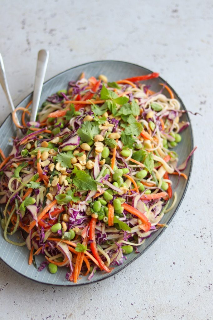 Nudelsalat med peanutbutterdressing