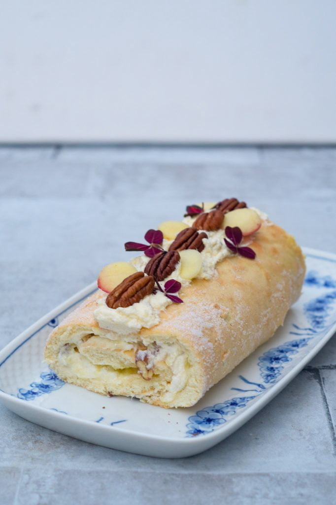 Roulade med æbleflødeskum