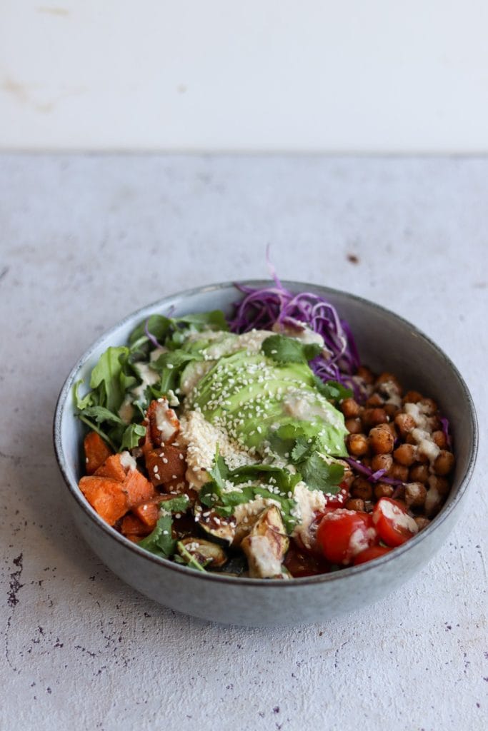 Buddhabowls med kikærter og sød kartoffel