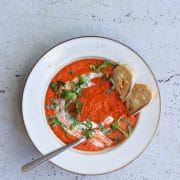 Tomatsuppe med bagte grøntsager-image