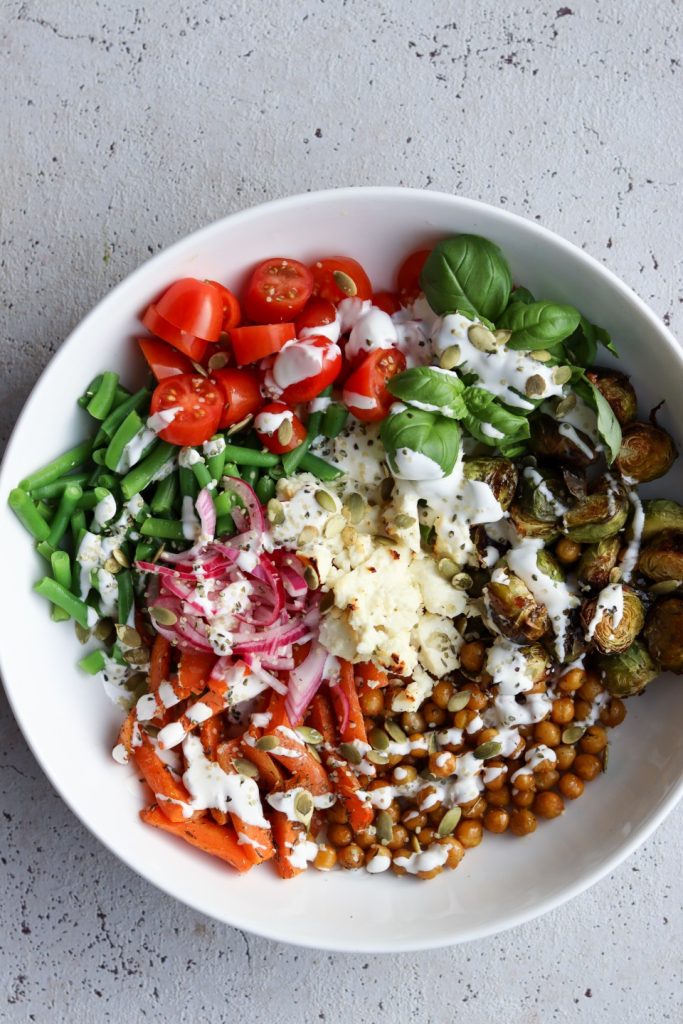 Rosenkålssalat med bagt feta