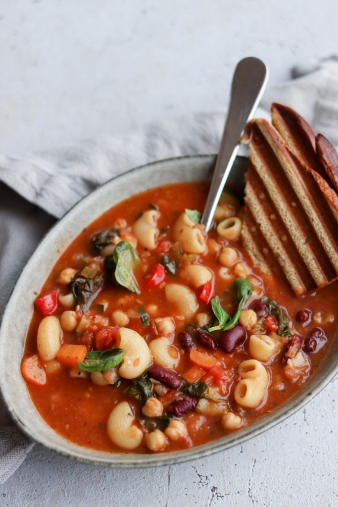 Hjemmelavet minestronesuppe