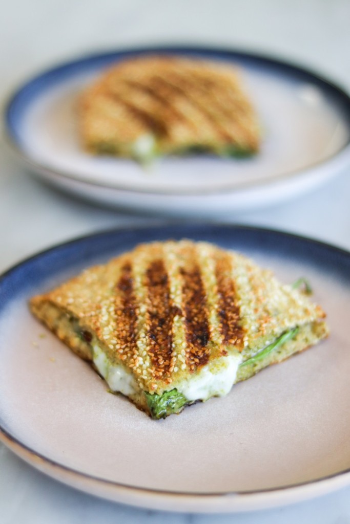 Panini på kikærtebrød uden mel
