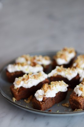 Krydderkage med lime og kokosskum