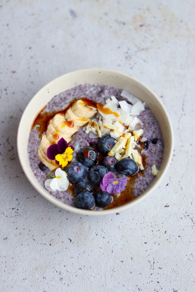Inspiration til nemme og sunde morgenbowls: Blåbærgrød
